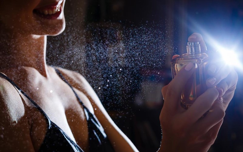 aroma-gunaikas-7-aisthisiakes-euodies-gia-ti-nea-xronia-aisthisiakes-euodies-gia-ti-nea-xronia