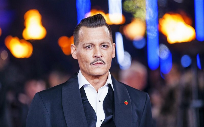 i-stadiaki-apokathilosi-tou-Johnny-depp