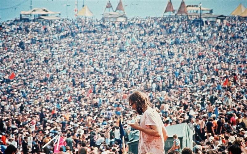 to-thruliko-woodstock-kleinei-ta-50-kai-epistrefei