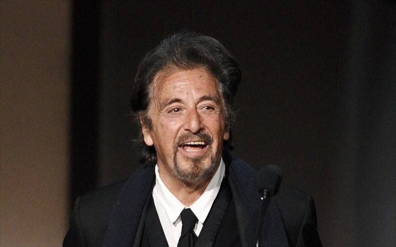 strofi-tou-al-pacino-stin-tileorasi