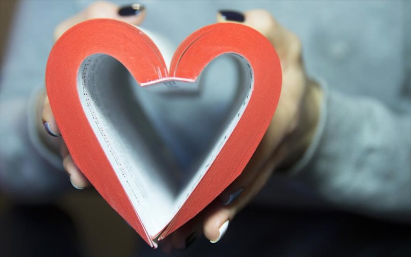 biblia-apo-ena-molis-euro-sto-23o-pazari-bibliou