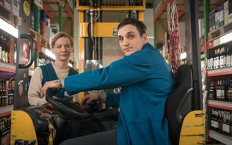 stous-diadromous-me-ti-sugxroni-monaksia