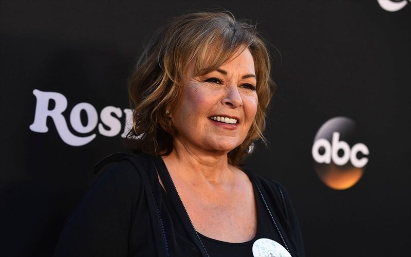 giati-i-roseanne-barr-briskei-ti-natalie-portman-apokroustiki-roseanne-barr-briskei-ti-natalie-portman-apokroustiki