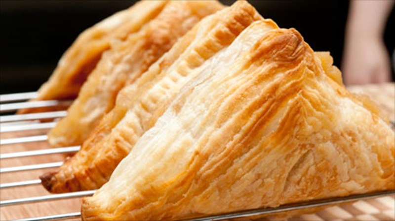 oi-10kai1-pio-nostimes-turopites-tis-polis