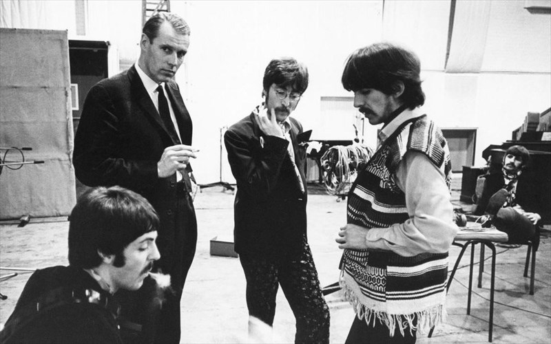 o-peter-Jackson-etoimazei-ena-ntokimanter-gia-tous-beatles