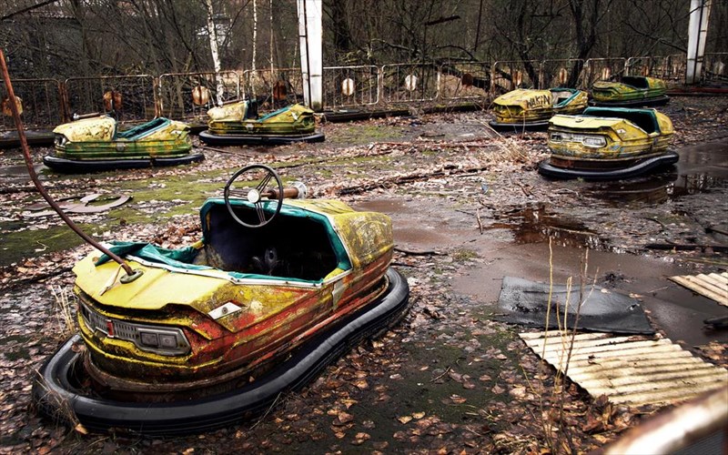 eksi-meri-ston-kosmo-pou-tha-thelame-na-episkeftoume-alla-den-ginetai