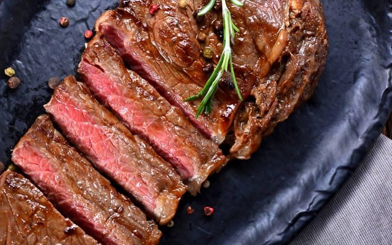 beefnreef-to-neo-steki-pou-sunduazei-steria-kai-thalassa