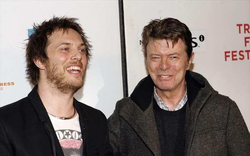 arnitikos-o-gios-tou-david-bowie-stin-anakoinosi-tis-biografikis-tainias-stardust-gios-tou-david-bowie-stin-anakoinosi-tis-biografikis-tainias-stardust