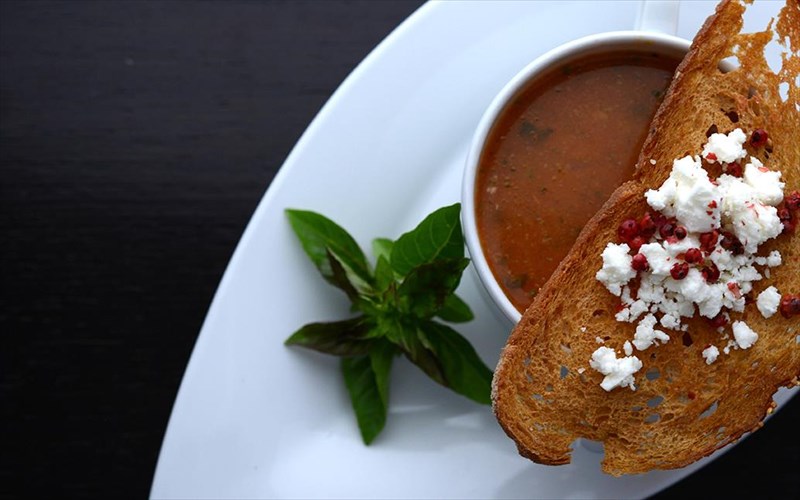 to-estiatorio-to-staxu-serbirei-neo-kai-laxtaristo-menou