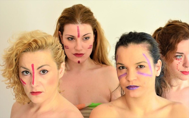 to-mikro-spiti-sto-potami-apo-ton-foti-makri