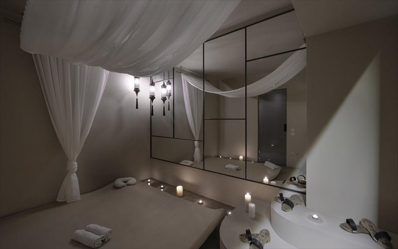 kerdiste-authentiki-peripoiisi-gia-duo-sto-kalutero-xamam-tis-europis-to-polis-hammam