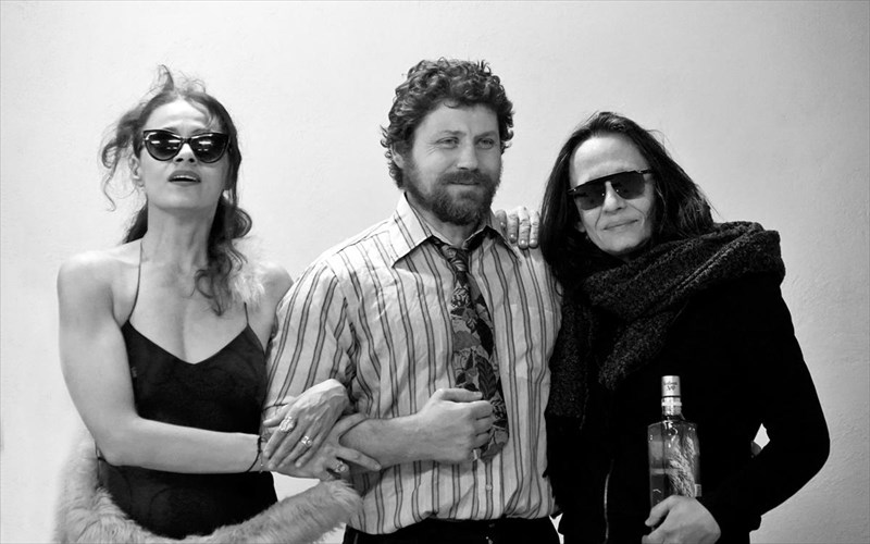 i-antzela-mprouskou-me-tsexof-sto-odou-kukladon