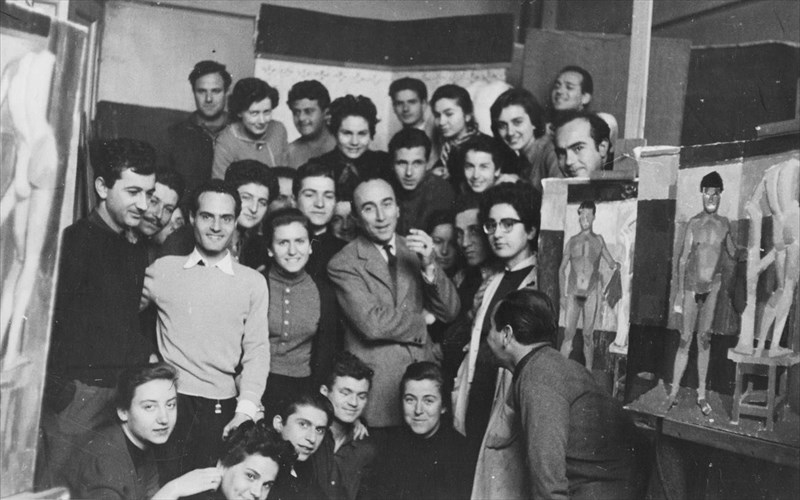 o-daskalos-giannis-moralis-sto-mouseio-mpenaki