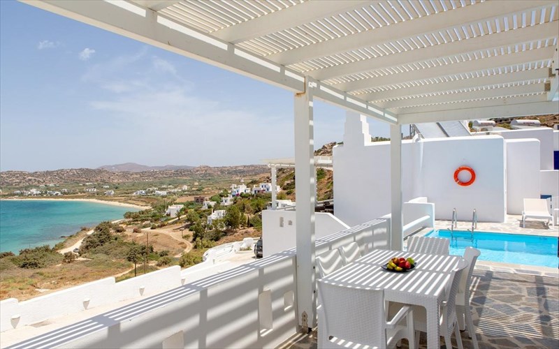 ti-sunebi-sta-greek-travel-awards-sti-stokxolmi