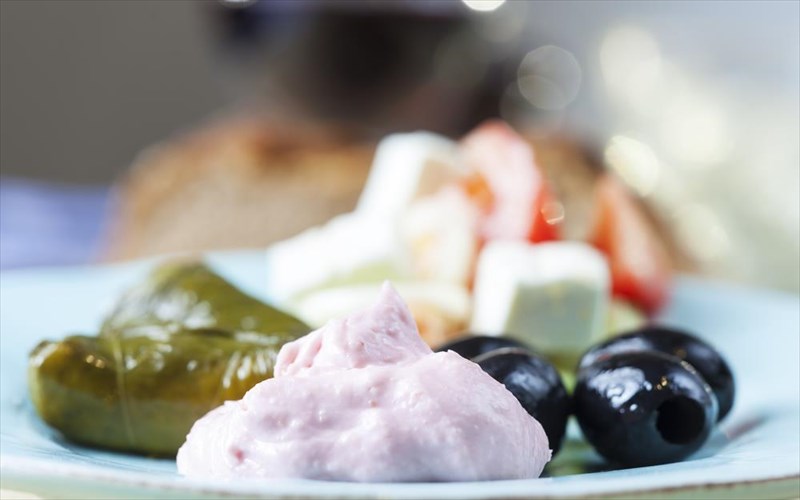 pos-na-apolausete-to-trapezi-tis-katharas-deuteras-ugieina