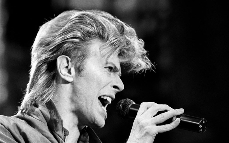 neo-box-set-me-anekdoto-uliko-gia-ta-50-xronia-tou-space-oddity-apo-ton-david-bowie