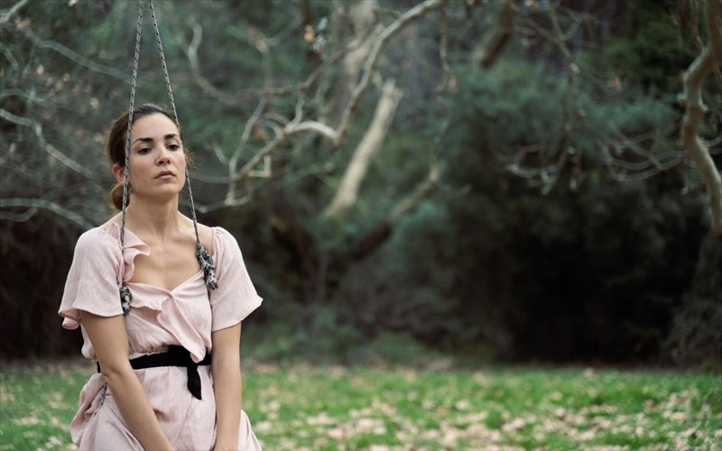 as-exo-ego-to-krima-sto-theatro-alma