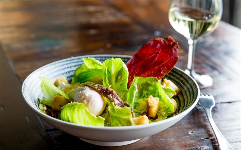 poies-geuseis-einai-exthroi-tou-krasiou-sas