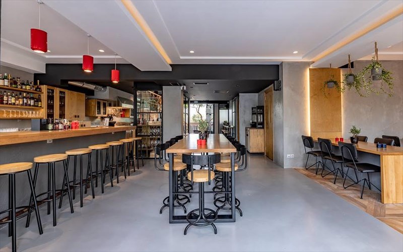 i-kallithea-apokta-neo-steki-gia-krasi