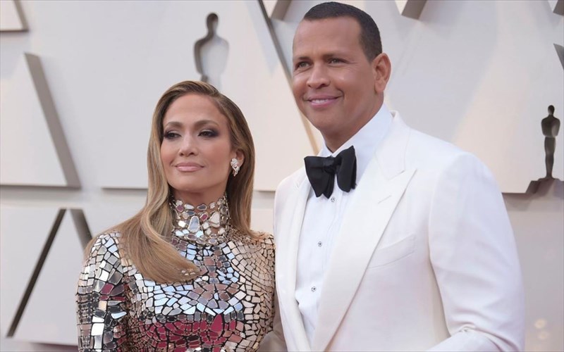 i-Jennifer-lopez-pantreuetai-ton-alex-rodriguez