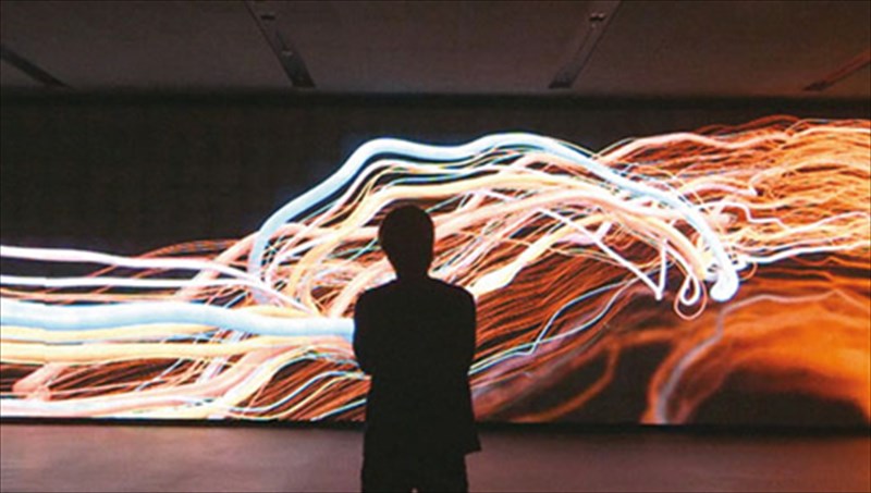 o-nikos-dimou-mila-se-enan-aganaktismeno-neo