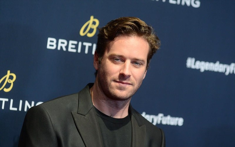 armie-hammer-poios-den-tha-ithele-na-paiksei-ton-batman