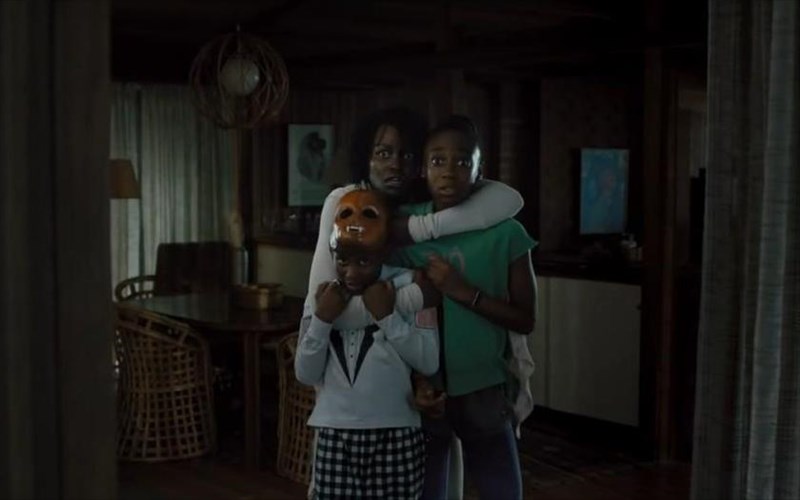 emeis-o-neos-efialtis-apo-ta-xeria-tou-Jordan-peele