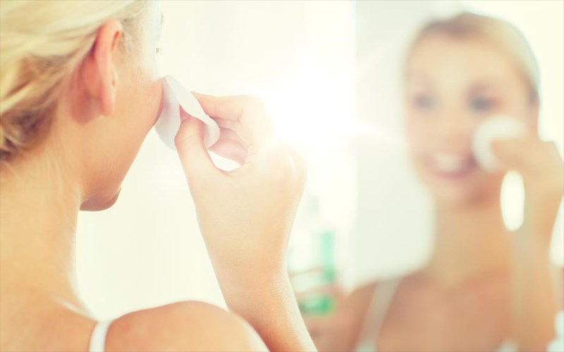 na-giati-prepei-panta-na-diplokatharizete-to-prosopo-sas