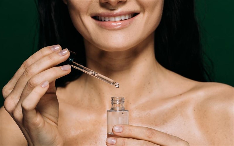 pano-apo-ola-stin-omorfia-to-serum