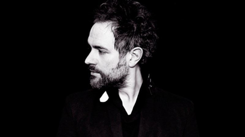 o-tom-baxter-gia-proti-fora-stin-athina