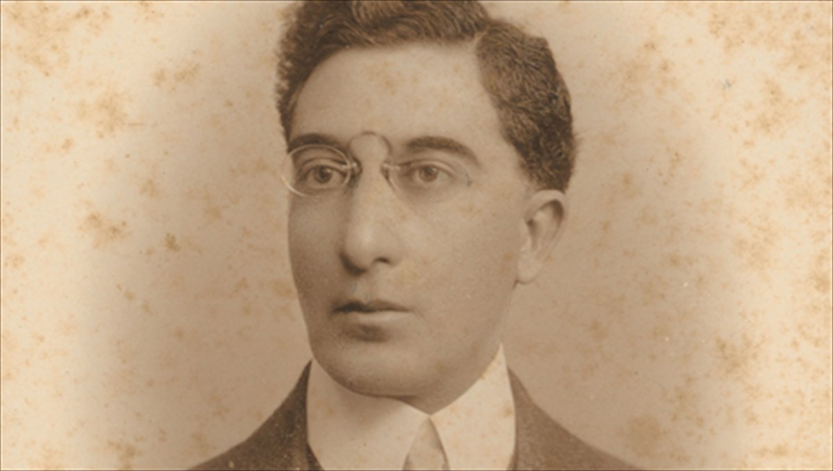 eseis-pos-tha-giortasete-ta-genethlia-tou-kabafi