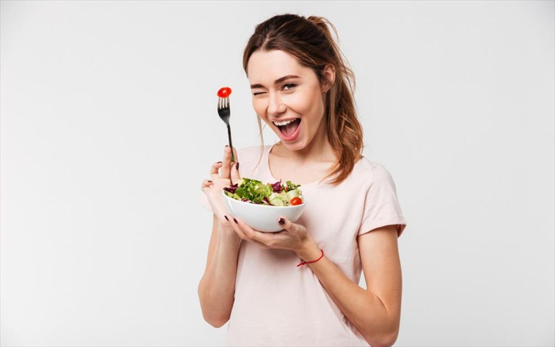 diatrofi-gia-egguimena-lampero-derma-sumfona-me-tous-epistimones