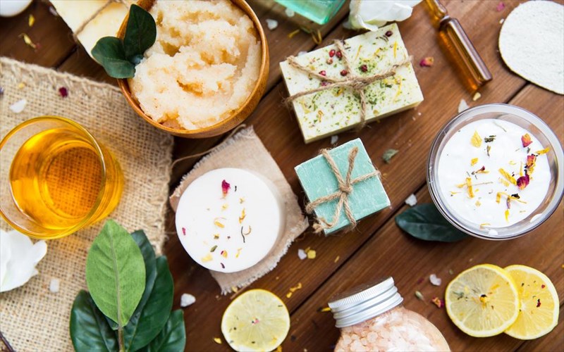 oi-5-kaluteres-spitikes-koures-kata-tis-giransis-tis-epidermidas-sumfona-me-tous-eidikous-kaluteres-spitikes-koures-kata-tis-giransis-tis-epidermidas-sumfona-me-tous-eidikous