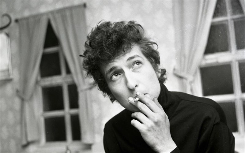 o-bob-dylan-tha-dimiourgisei-enan-diko-tou-paradeisenio-xoro-gia-ouiski-kai-mousiki