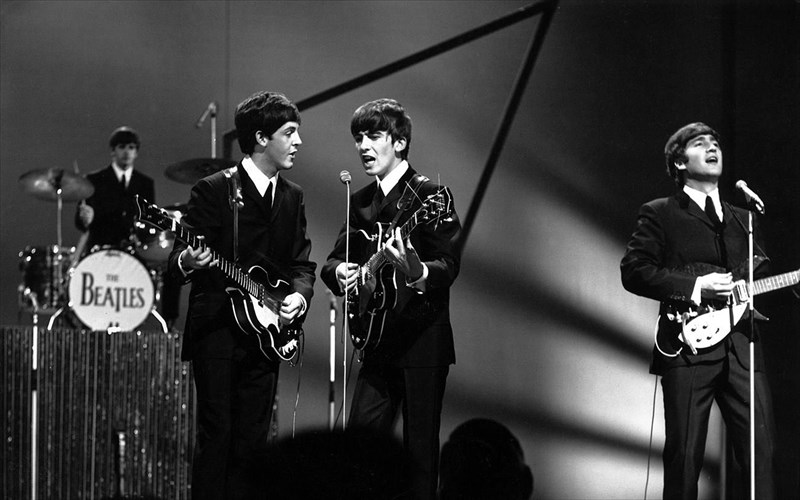 brethike-spania-tileoptiki-emfanisi-ton-beatles