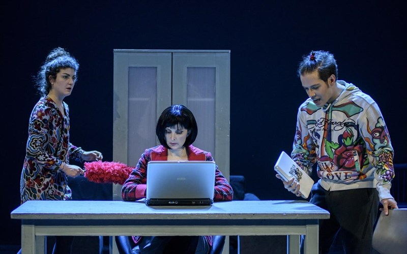 mikres-istories-gia-agrious-se-apeutheias-metadosi-apo-to-ethniko