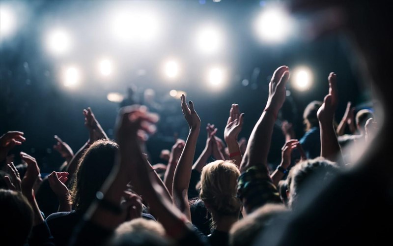 ftiakste-to-mousiko-festibal-ton-oneiron-sas-me-ti-boitheia-tou-spotify