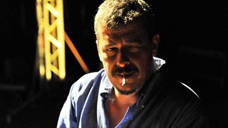 ethnic-jazz-lurismos-kai-theatrikotita-sto-half-note