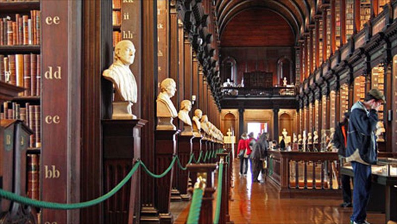 merikes-apo-tis-pio-endiaferouses-bibliothikes-tou-kosmou