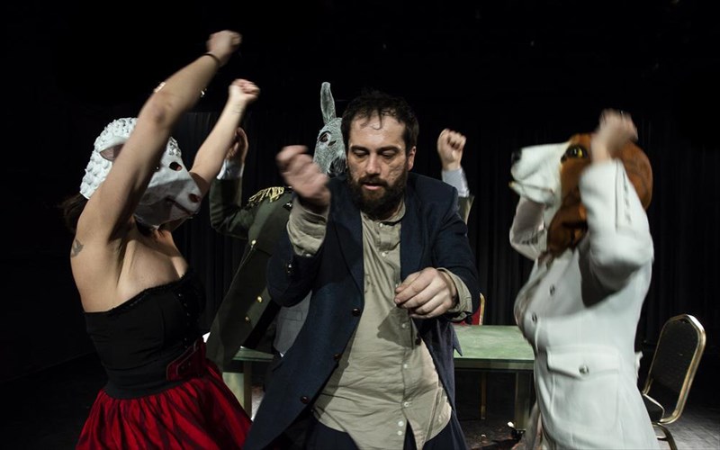 o-paiktis-tzogarontas-sto-theatro-104