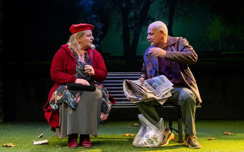 to-pagkaki-tuxaies-sunantiseis-sto-theatro-topos-allou