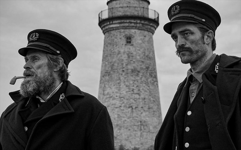 o-willem-dafoe-o-robert-pattinson-kai-oi-muthoi-tis-thalassas-robert-pattinson-kai-oi-muthoi-tis-thalassas