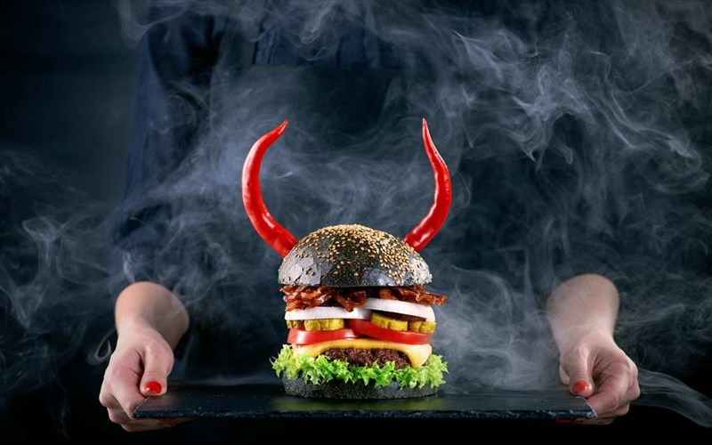 eseis-tha-trogate-to-pio-kautero-mpergker-tou-kosmou