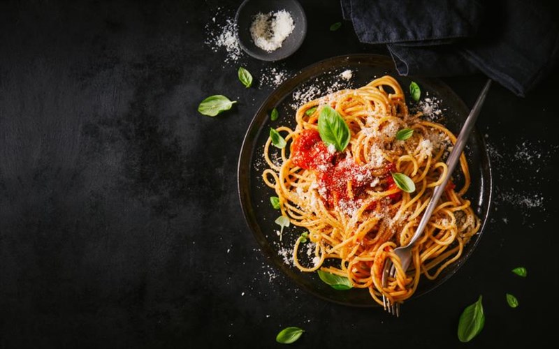 tessera-lathi-pou-kanete-otan-mageireuete-zumarika