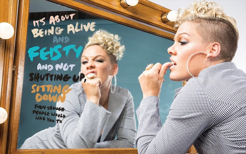 kanye-west-prodigy-pink-kai-mia-alliotiki-ekthesi-gia-tin-psuxiki-ugeia