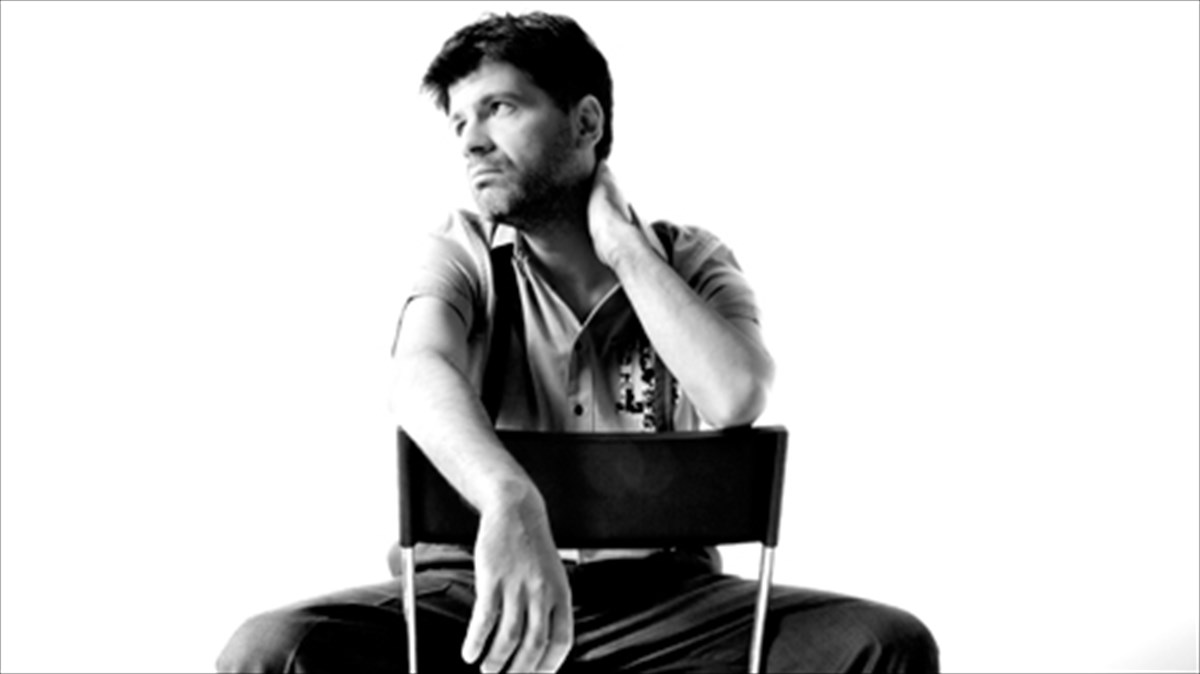 o-foibos-deliborias-tetragonizei-ton-kuklo