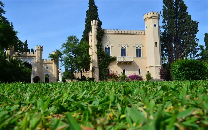 o-purgosbasilissis-kernaei-krasi-kai-istoria