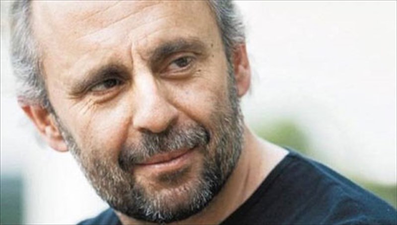 o-sotiris-xatzakis-sto-timoni-tou-ethnikou-theatrou