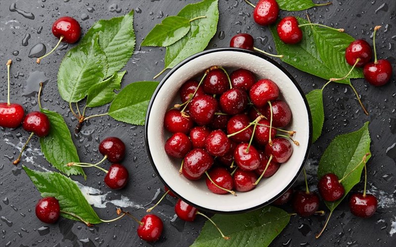 kerasi-ena-frouto-me-isxura-antiokseidotika-pou-prepei-na-trote