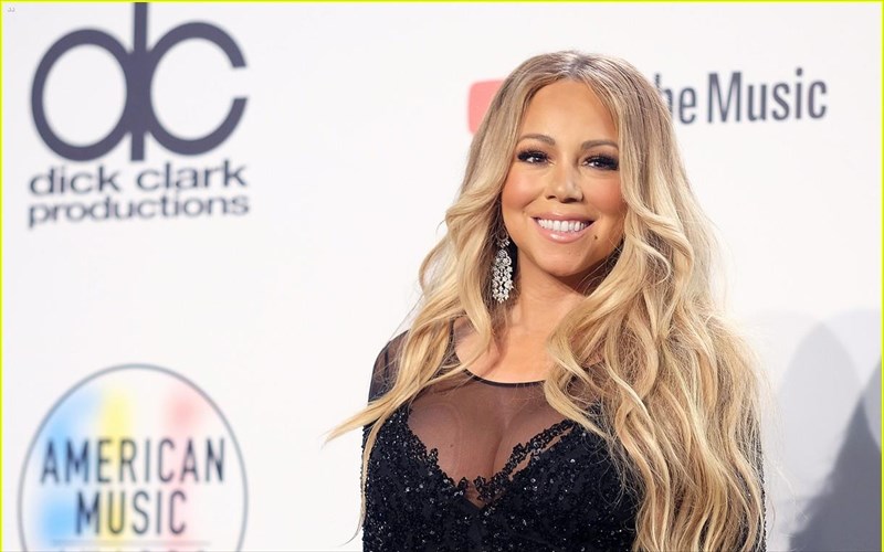 ena-megalo-mousiko-brabeio-gia-ti-mariah-carey